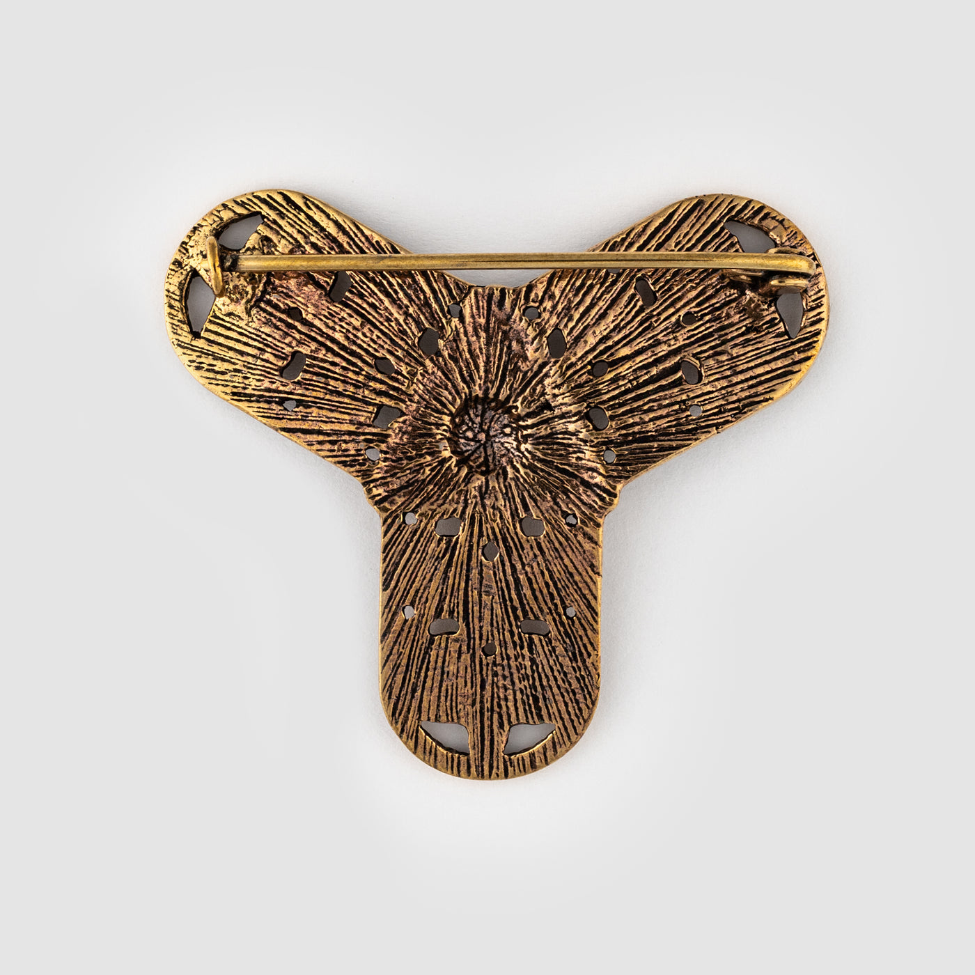 Dreipass-Brosche, Bronze