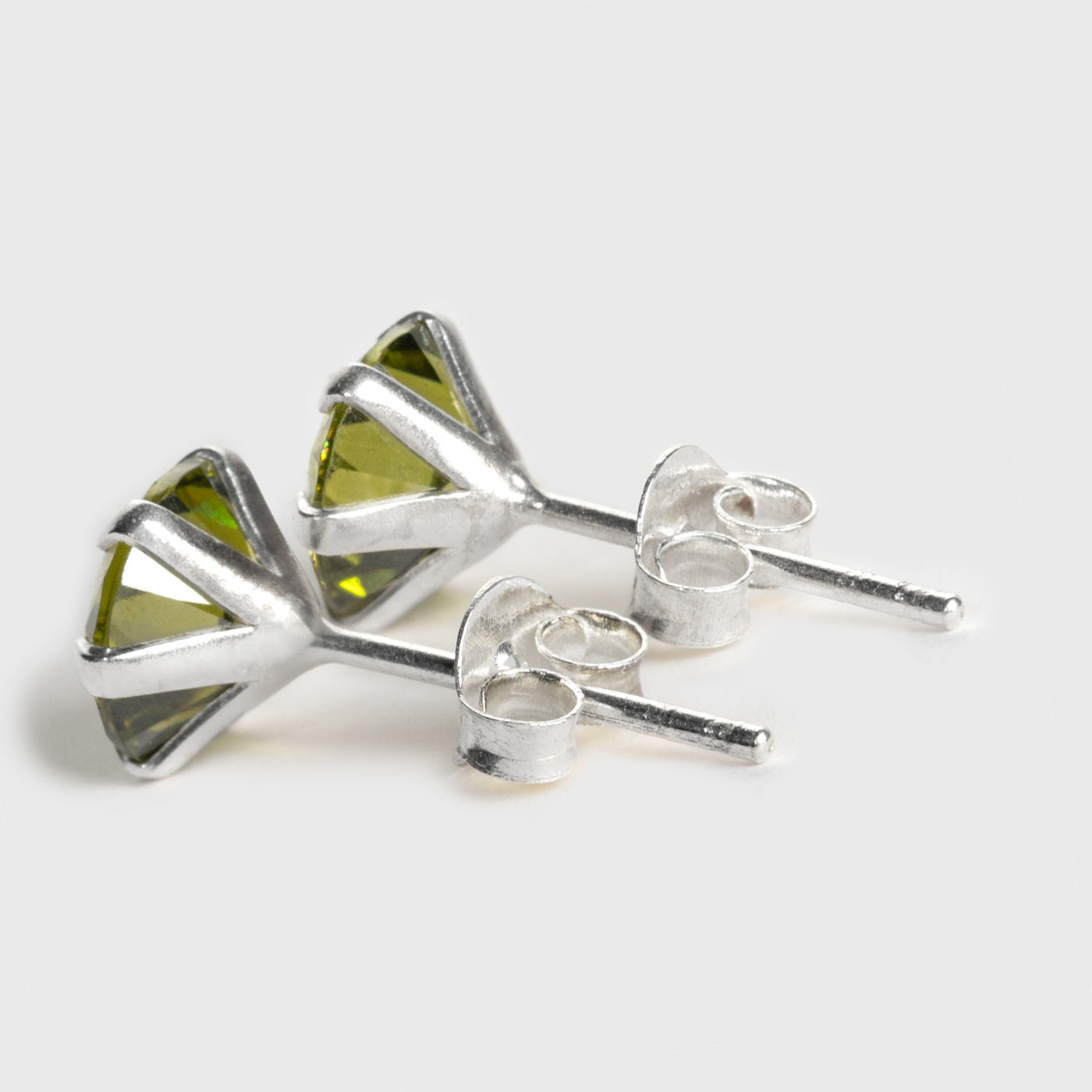 Grüner Zirkon und Silber Ohrstecker