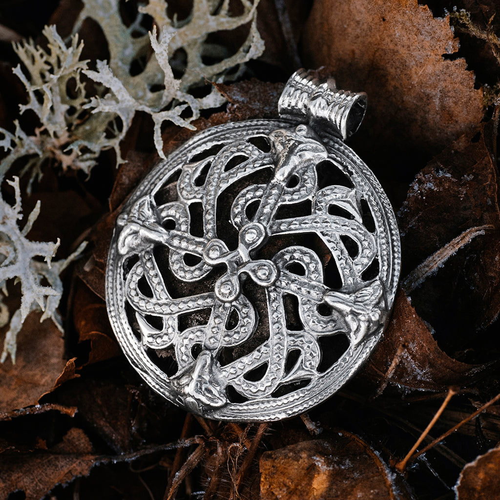 Pendants - Shield Amulet, Silver - Grimfrost.com